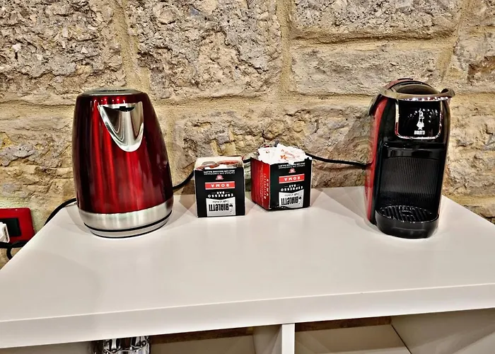 Luxury Borgo Antico * בארי